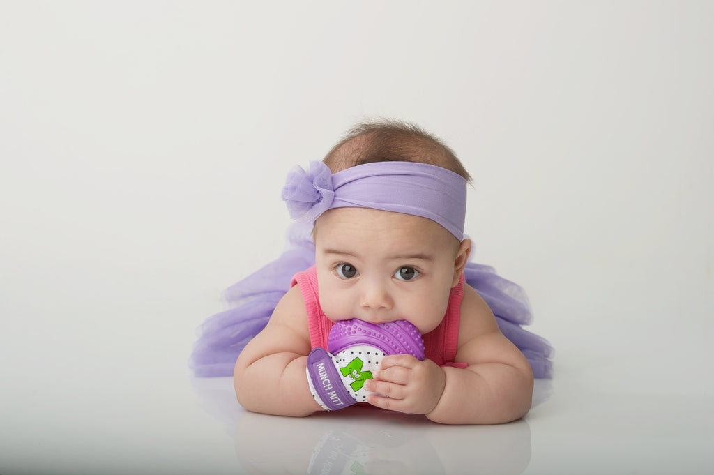 Munch Mitt Guante de Dintición para Bebé Mini - Compra en bibiki
